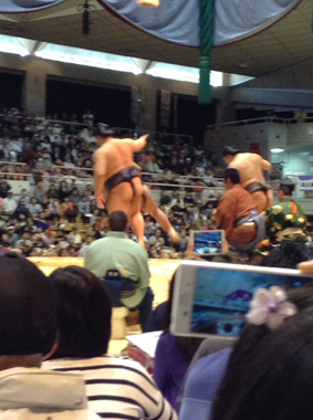 42横綱土俵入り.png