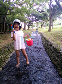川遊び